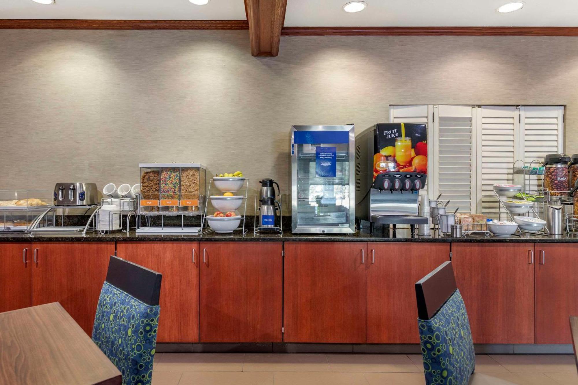 Comfort Suites Grandville - Grand Rapids Sw Exterior photo