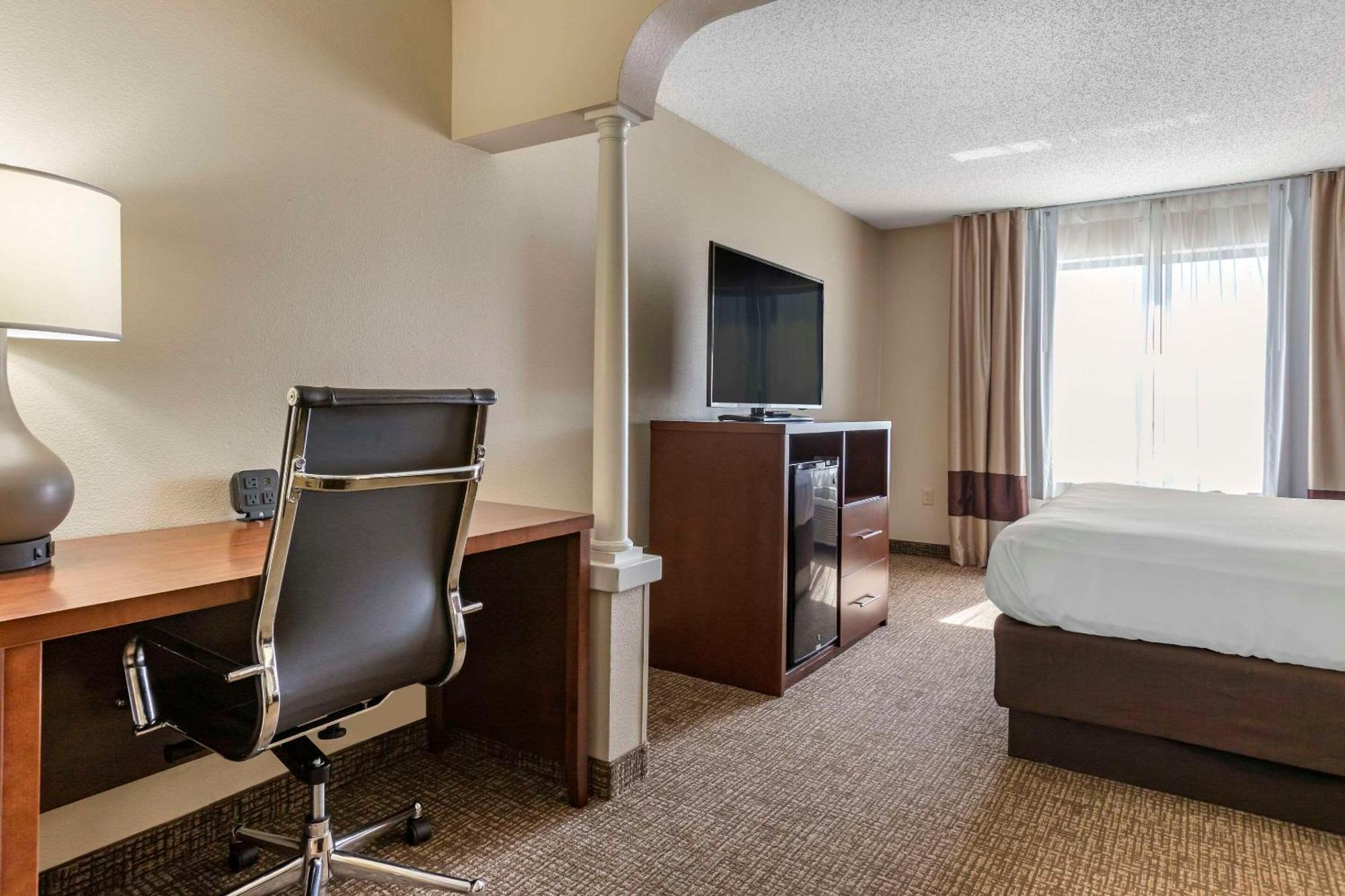 Comfort Suites Grandville - Grand Rapids Sw Exterior photo